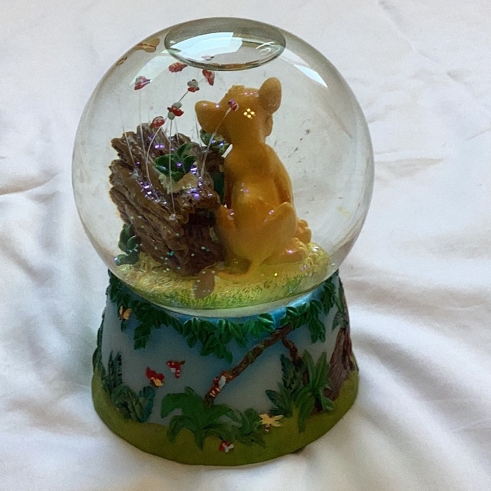 Lion King Snow Globe with Simba and Nala - Picture 3 of 8